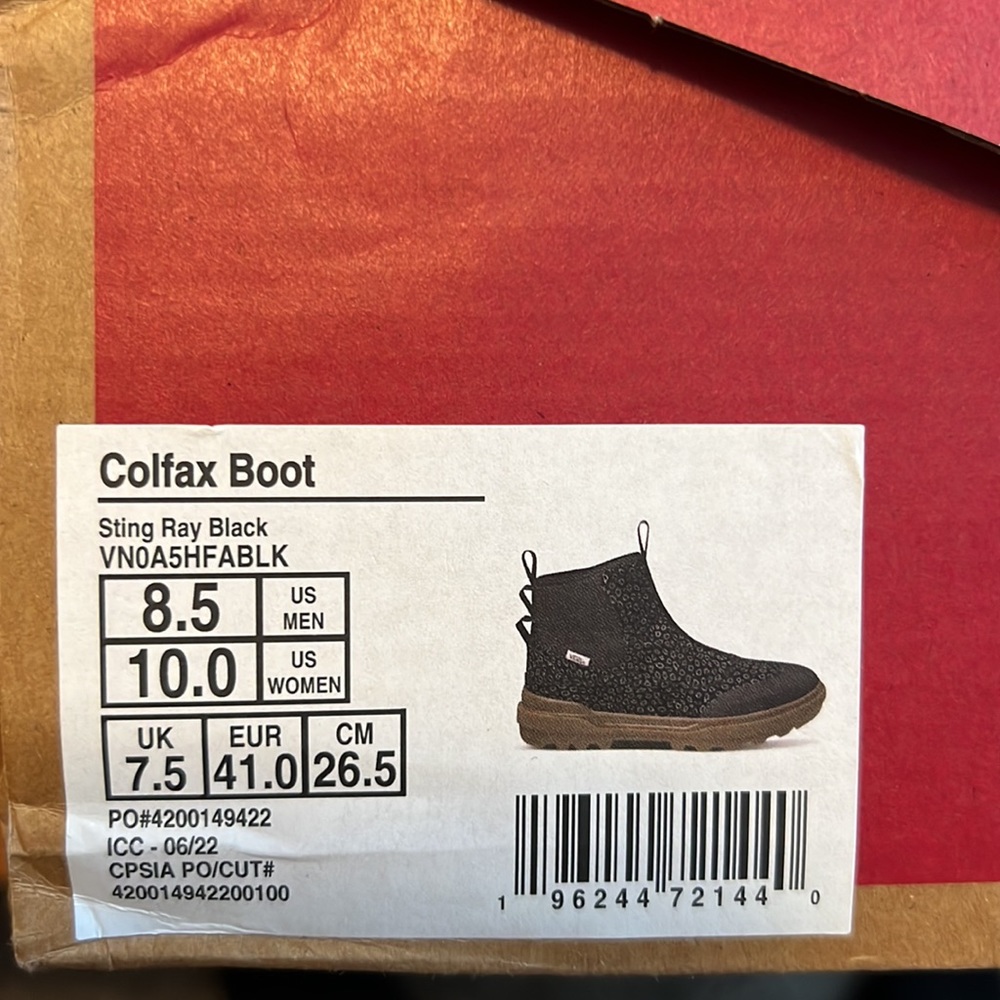 COPY - Vans Colfax Boot - Picture 3 of 3